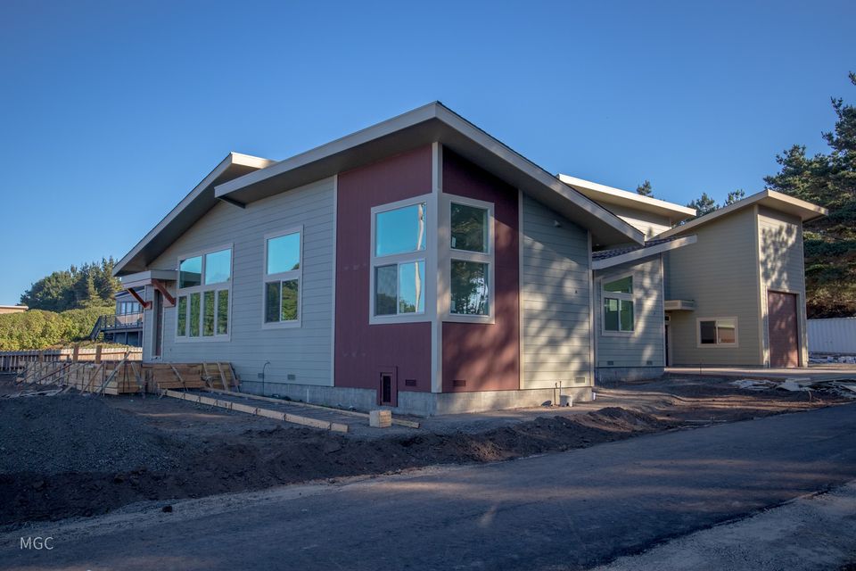 Loofbourrow House custom home by Matson General Contracting — photo 12